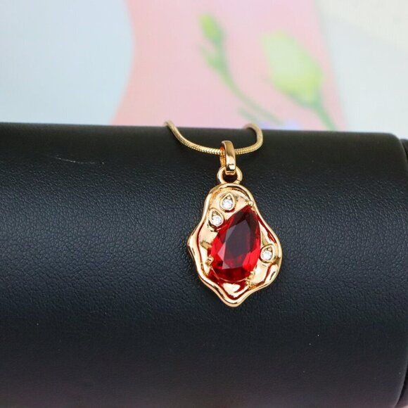 "Elegant Red Teardrop Pendant with Gold Plated Irregular Frame, XPPT1729 - Picture 7 of 13